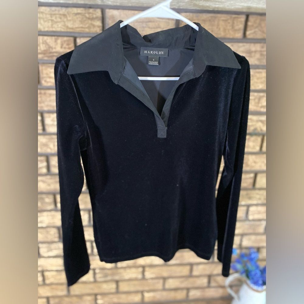 Velvet black Harold’s blouse